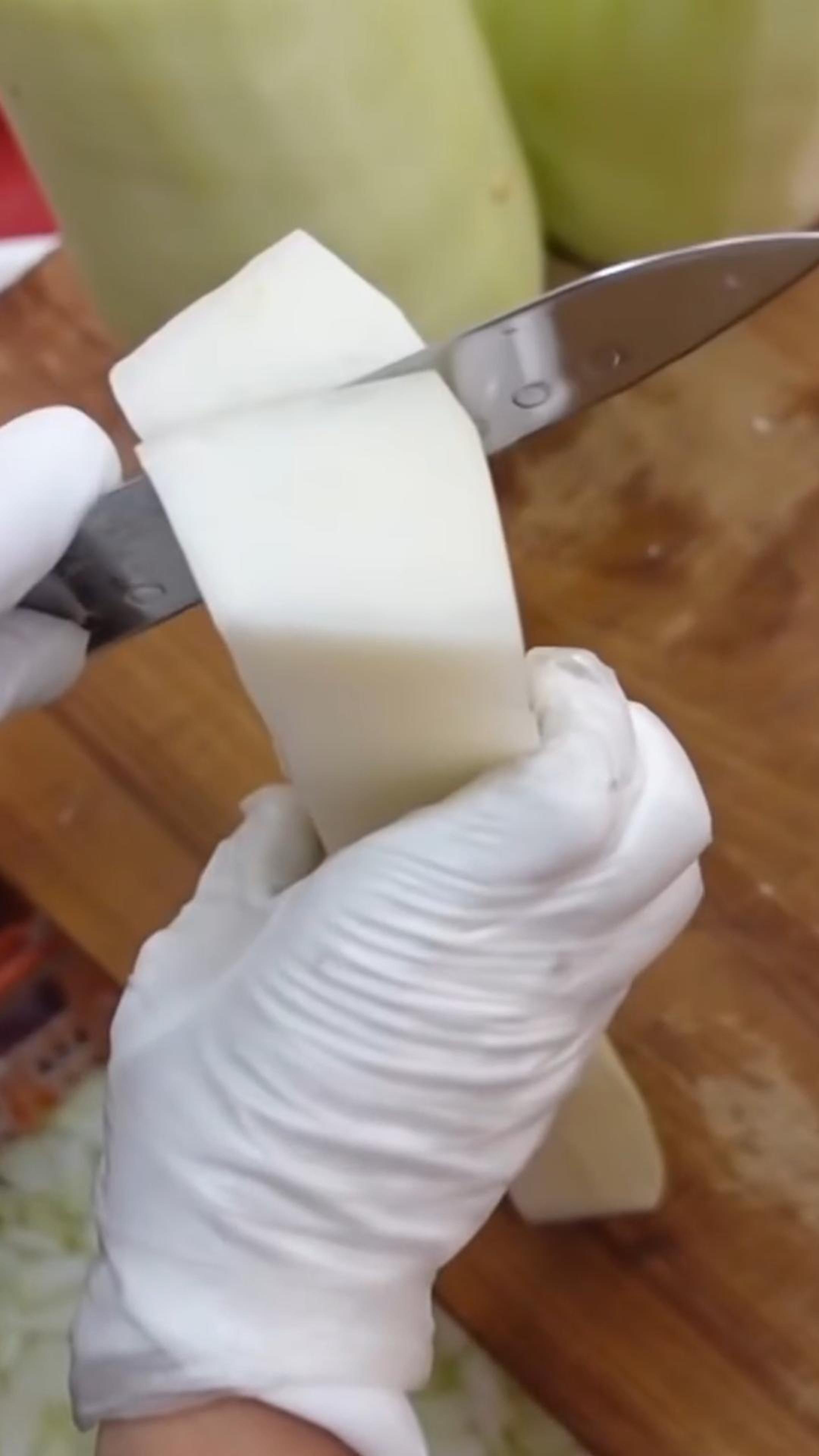 нарезка ЗИМНЕЙ дыни #дыня #сахар #shorts смотреть онлайн