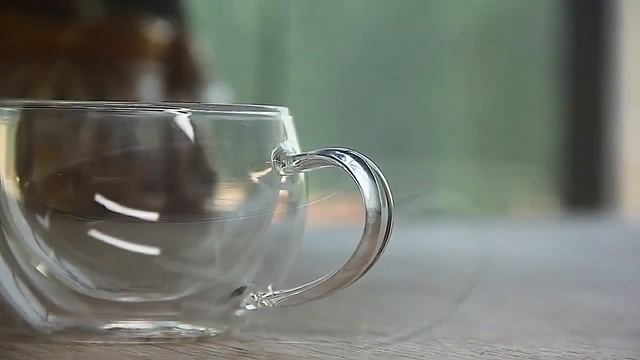 Термостойкая кружка для чая и кофе с ручкой.