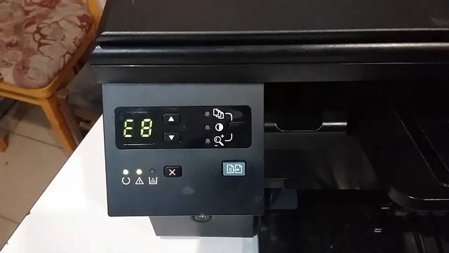 Принтер hp 1132 Принтер не печатает или печатает устранение ошибки E8 смотреть онлайн
