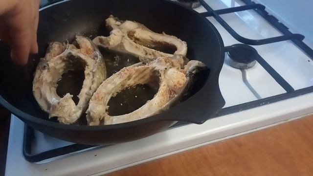Рыба жареная. Вкусная с Хрустящей Корочкой. Очень вкусная жареная рыба за 20 минут) смотреть онлайн