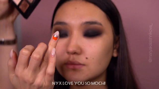Как сделать чёрный smoky eyes смотреть онлайн