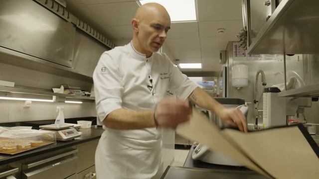 Il Paris-Brest di Angelo Musa al Plaza Athénée***** di Parigi смотреть онлайн