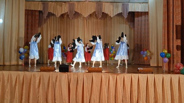 Танцевальная группа "Каскад" Танец "Валенки" смотреть онлайн