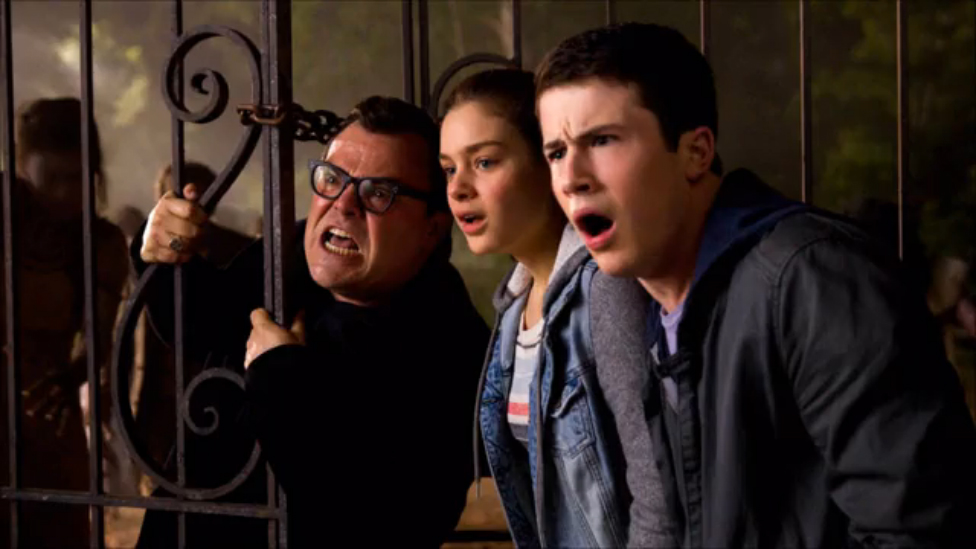 Ужастики (2015) Международный дублированный трейлер смотреть онлайн