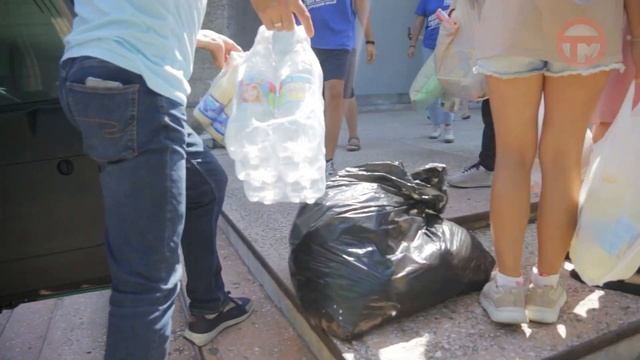 Центр приёма гуманитарной помощи работает практически круглосуточно смотреть онлайн