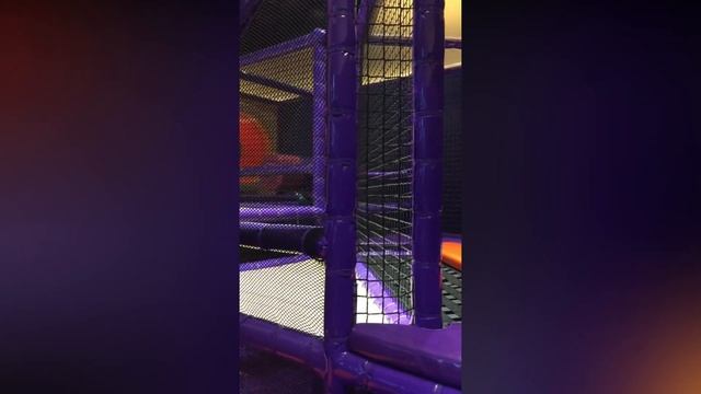 Owie and Olin at Angry Birds World Theme Park смотреть онлайн