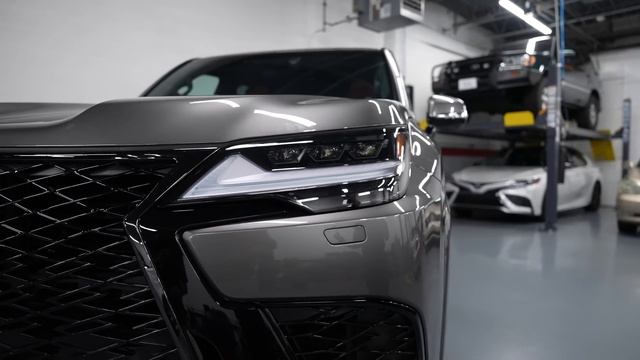 The Lexus LX600 Has The Same Problem As Before | Old Fashioned Good. смотреть онлайн