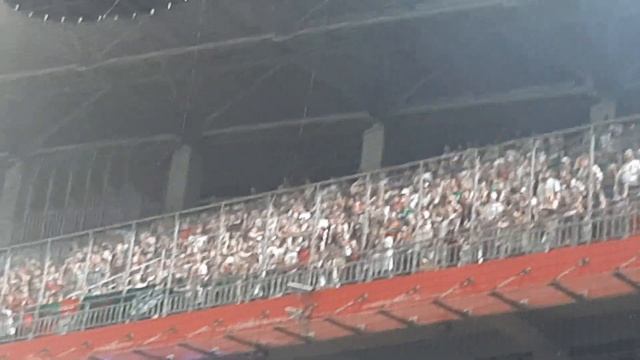 Болельщики Локомотива празднуют гол. 5.08.23г смотреть онлайн