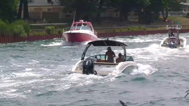 WARNING: POINT PLEASANT CANAL SINKING AND STUFFINGS 2022 !! | HAULOVER INLET | WAVY BOATS смотреть онлайн