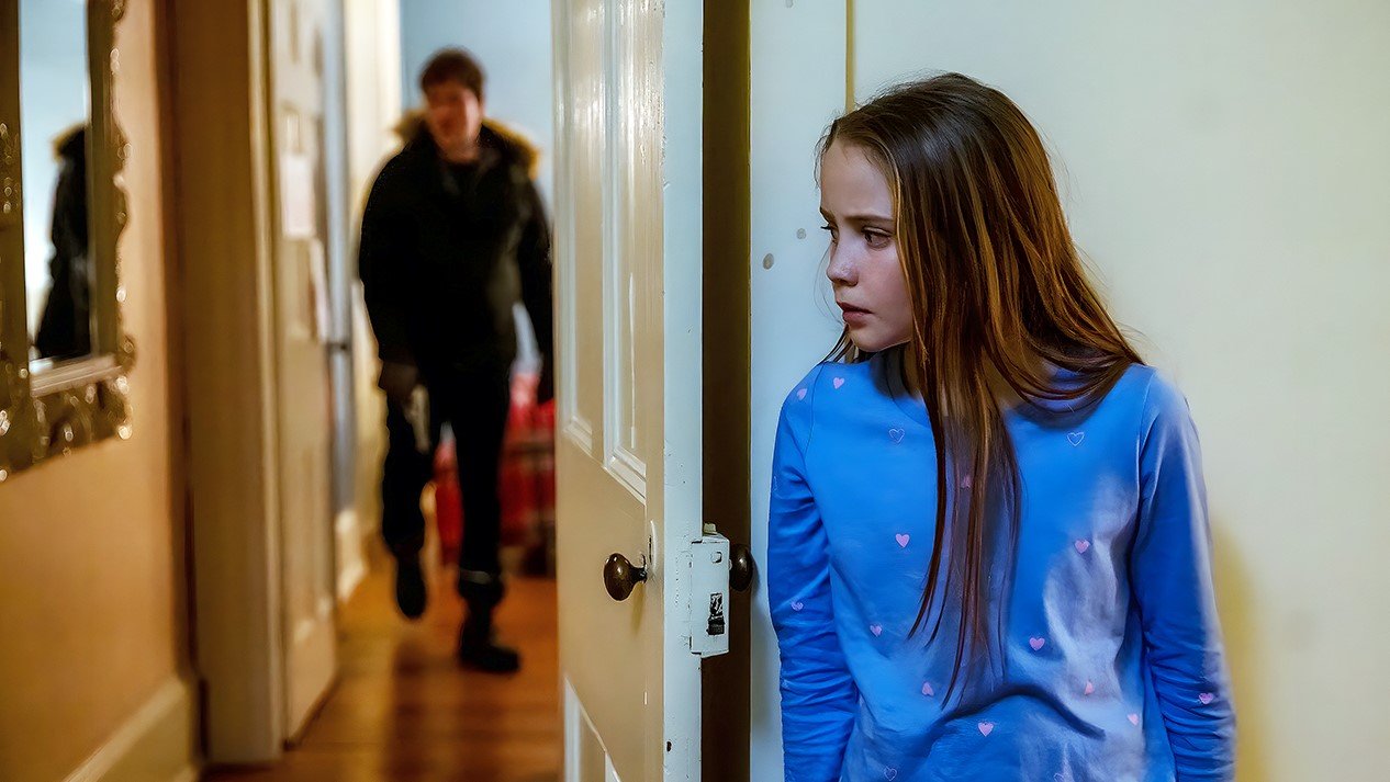 Проклятие матери Прятки на выживание 2022 Кошмар, проникший в их жизнь в прошлом, возвращается снова смотреть онлайн