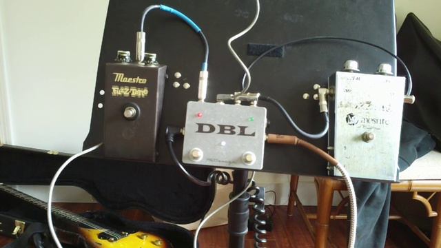 1968 Mosrite Fuzzrite v2 (si) + 1965 Maestro Fuzz-Tone FZ-1 смотреть онлайн