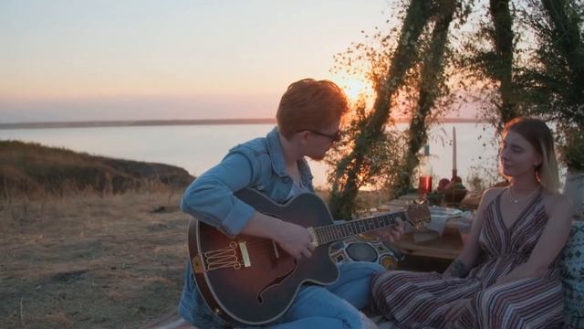 Эту песню я люблю  - сл муз  Антон Гущин исполняет песню - Диана Гущина