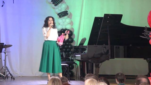 А. Зацепин, Л.Дербенев, "Куда уходит детство", исп. Бехтемырова Вера смотреть онлайн