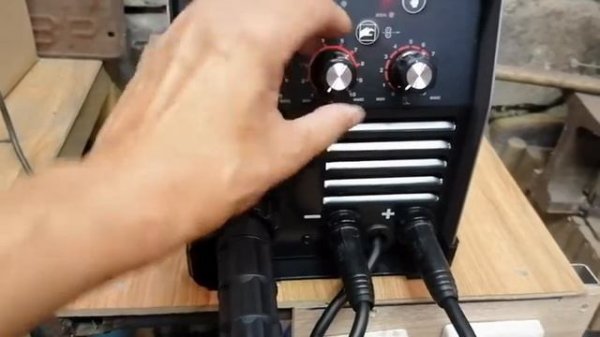 Сварочный полуавтомат РЕСАНТА САИПА 200