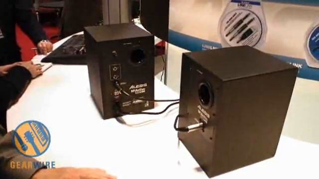 Alesis M1Active 520 USB Monitors: Big Little USB Monitors Spotted At NAMM смотреть онлайн