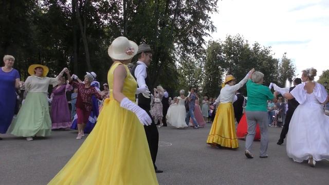 полька Падетруа на день города смотреть онлайн