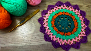Милейшая САЛФЕТКА с острыми лучиками! Вяжем крючком круглую салфетку