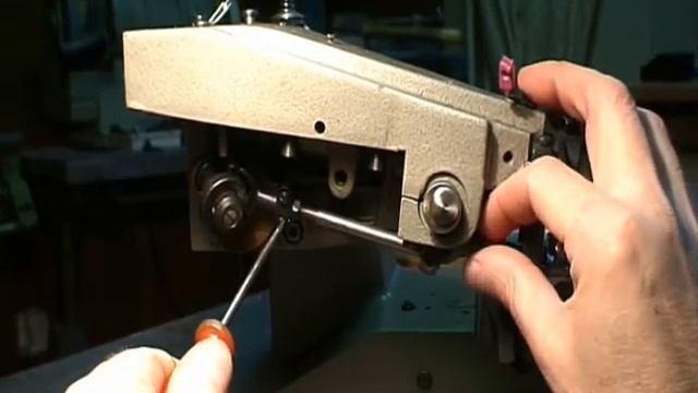 Подшивочная промышленная швейная машина Juki смотреть онлайн