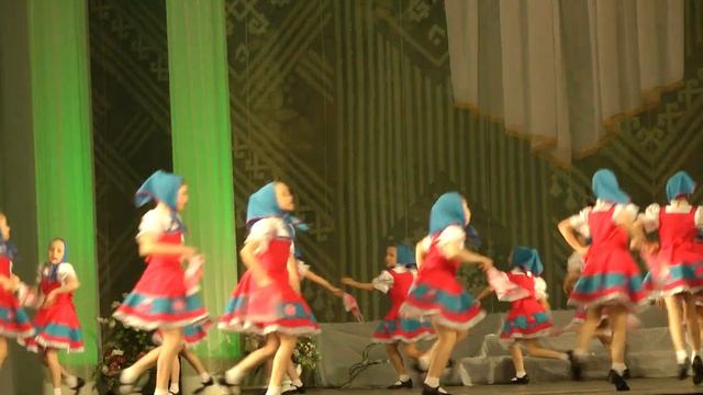 "ПОДРУЖКИ". ХОРЕОГРАФИЧЕСКАЯ СТУДИЯ "КАРУСЕЛЬ". МОСКВА. смотреть онлайн