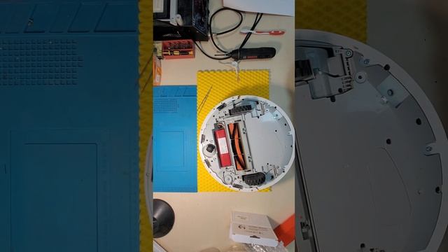 ВТОРАЯ ЖИЗНЬ: Замена аккумулятора в роботе-пылесосе Xiaomi Mijia смотреть онлайн