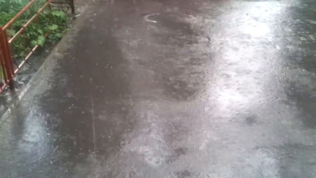 Гроза с градом в Воронеже 12.06.2013. Начало. смотреть онлайн