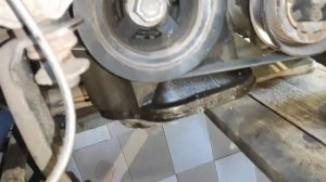 Замена сальника коленвала Nissan March, замена свечей зажигания.