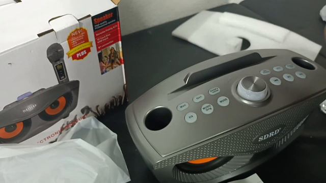 SDRD SD-306 Plus Bluetooth Speaker With Wireless Microphone