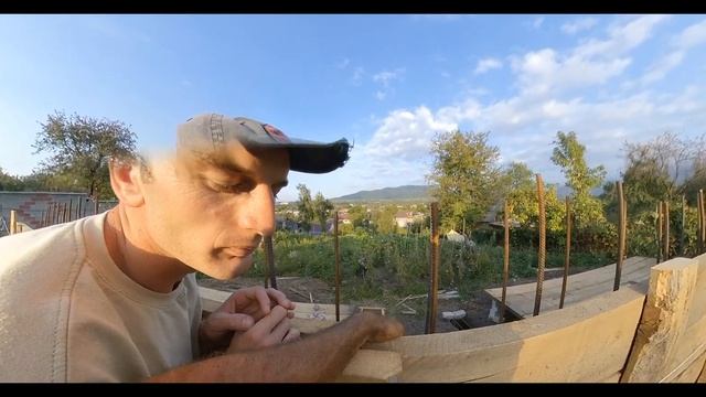 Возня на даче. Высокая опалубка под опорную стену. Часть 2-я (04-09-2020) смотреть онлайн