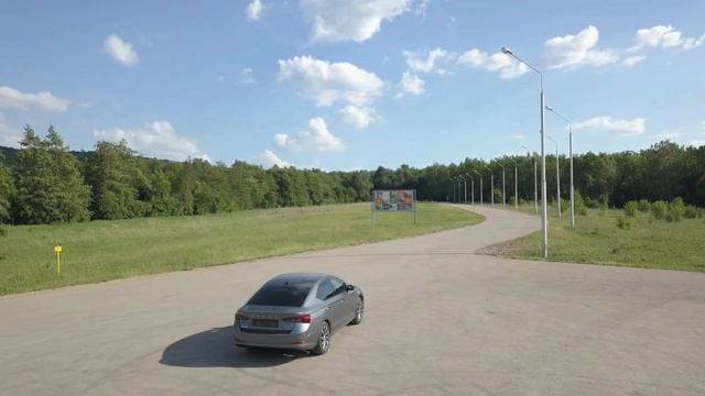 Skoda A8 2.0 vs RC Model S-Max. ГОНКА (2023) смотреть онлайн