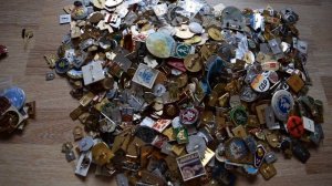 СКОЛЬКО СТОЯТ ЗНАЧКИ, ЗНАКИ СССР? КАКИЕ ДОРОГИЕ? ЦЕНА? ЗА СКОЛЬКО ПРОДАТЬ ? РЕДКИЕ И ДЕШЕВЫЕ.