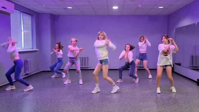 интенсив Hyuna - Lip & Hip ° V Team смотреть онлайн