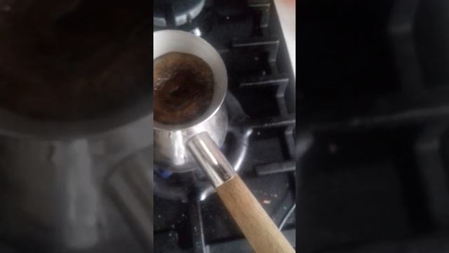 варим латте кофе со сливками и шоколадом смотреть онлайн