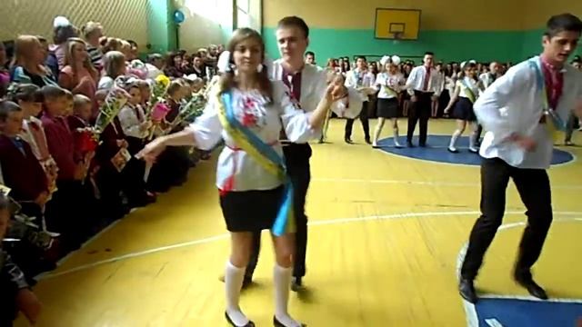 Останній дзвінок, вальс, школа №4 м. Ківерці 2013р. смотреть онлайн
