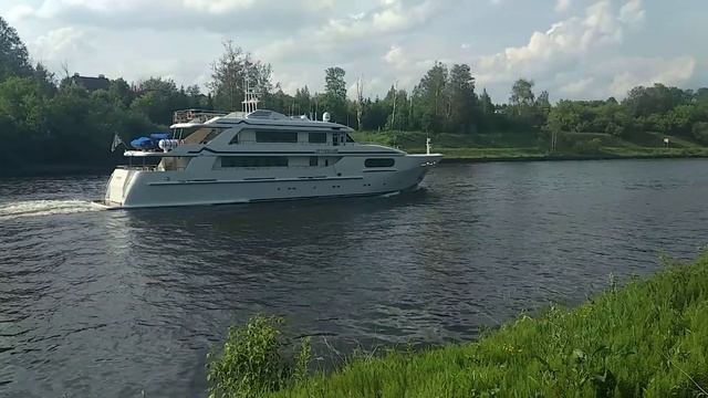 Яхта "Прибой". Канал имени Москвы смотреть онлайн