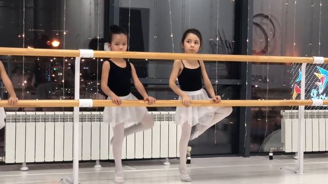 Открытый урок в школе балета “Coppelia” смотреть онлайн
