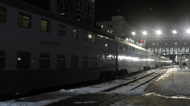 Отправление ЭП20-048 с поездом №27 Симферополь — Москва смотреть онлайн