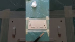 Снять от зеркало крепление.