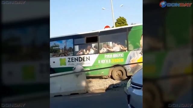 Маршрутка пыталась объехать пробку смотреть онлайн