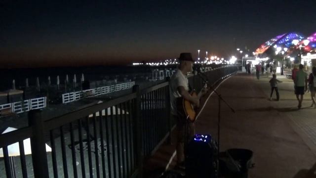 По Олимпийской набережной Адлера