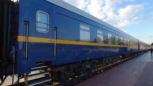 Прибытие поезда.... и его убытие :) / The Arrival of a Train.... and it's departure ;) смотреть онлайн