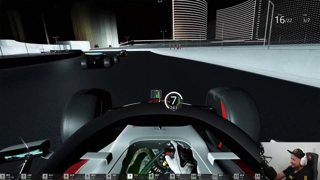 F1 2023 LAS VEGAS GRAND PRIX - First Laps Gameplay смотреть онлайн