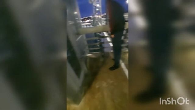 Прозрачный музыкально-говорящий лифт Стальной Канат 2017 г.в на двух языках на Ворошиловском мосту смотреть онлайн