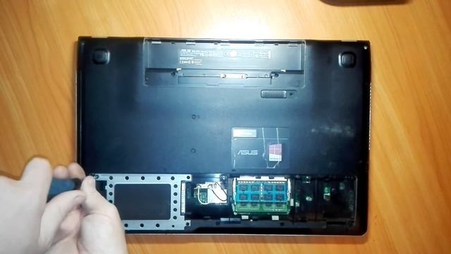 Как снять, поменять жесткий диск (HDD) на ноутбуке ASUS N56V смотреть онлайн
