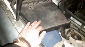 как открыть багажник в Mercedes-Benz E280 (w211) 4MATIC, если сел аккумулятор, без аварийного ключа