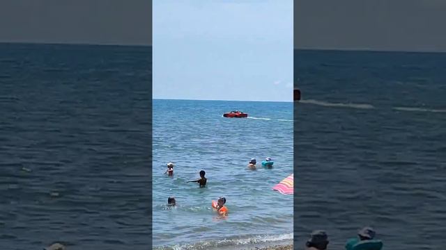 Архипо-Осиповка июнь 2024 года 🌤️ Новый аттракцион 🚘 Видео взято из группы VK «Красоты Родины» смотреть онлайн