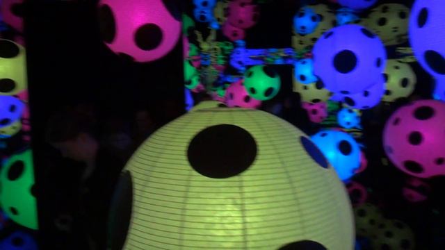 Выставка японской художницы Яёи Кусама (Yayoi Kusama) в Хельсинки смотреть онлайн