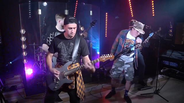 Братство бобра - Муха, летящая в АД (LIVE РОКХАБ) смотреть онлайн