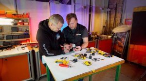 Подделка под шуруповерт DeWALT DCD710  - разбираем и сравниваем с оригиналом