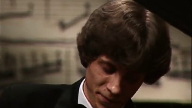 Rafal Blechacz - Chopin Waltzes, Op.64 N°1 to 3 смотреть онлайн