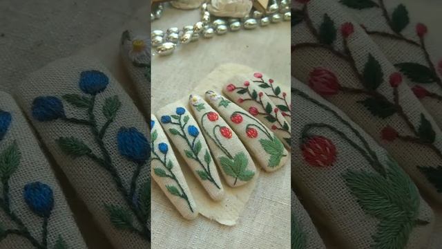 Заколки для волос с вышивкой #embroidery #вышивкагладью #украшениядляволос